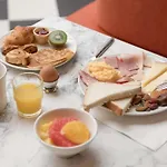 Hotel Ibis Centre 3*