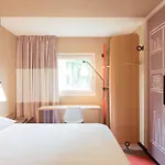 Hotel Ibis Centre 3*
