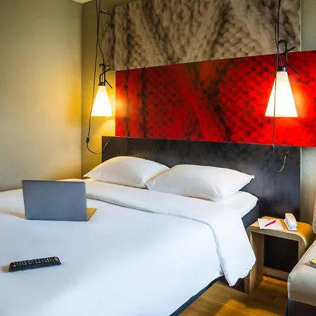Ibis Paris Malmaison Rueil-Malmaison