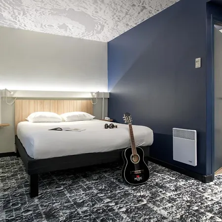Ibis Paris Malmaison Hotel 3*