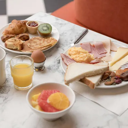 Ibis Paris Malmaison Hotel 3*