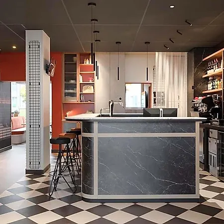 Ibis Centre 3*