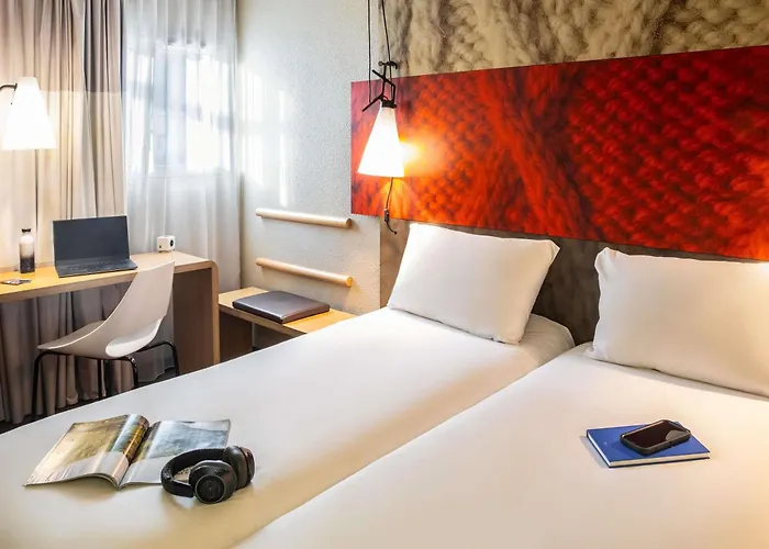Ibis Centre Hotel 3*