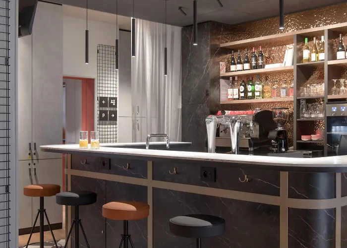 Ibis Centre Hotel 3*